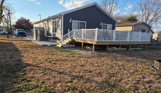 3-bedroom house in cool Clay with AC