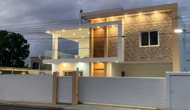 3-bedroom house in Cotui with AC and fan