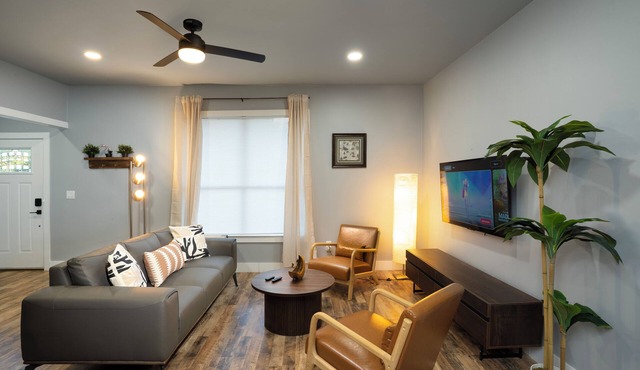 3-bedroom house in Dallas Near Oak/Bishop Arts/Downtown