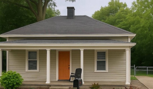3-bedroom house in delightful Griffin with cool AC comfort