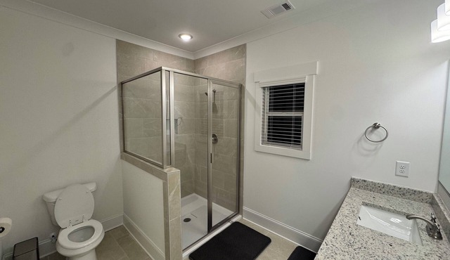 3-bedroom house in delightful Athens with AC, WiFi