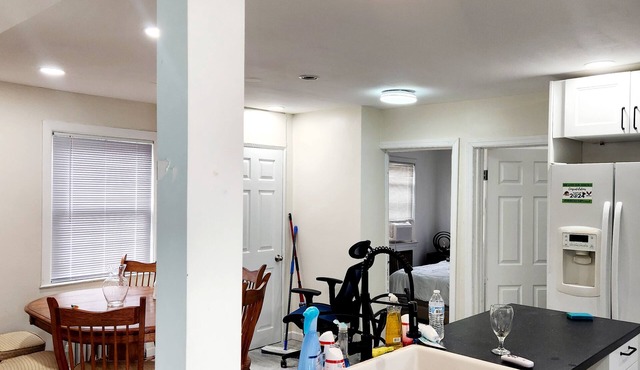 3-bedroom house in enjoyable Dix Hills with AC for relaxing stays