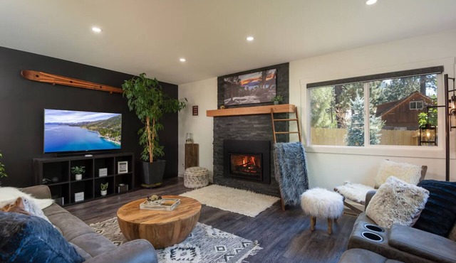 3-bedroom house in fantastic Stateline with WiFi, AC