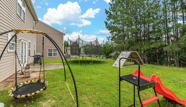 3-bedroom house in fantastic North Durham with cool AC and comfort