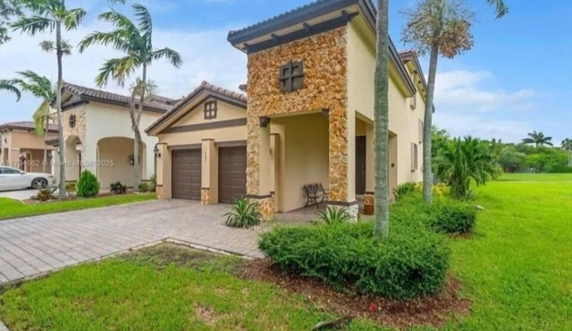 3-bedroom house in gorgeous Homestead with cool AC