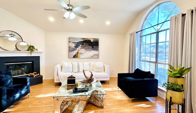 3-bedroom house in gorgeous Burleson with AC for relaxing stays