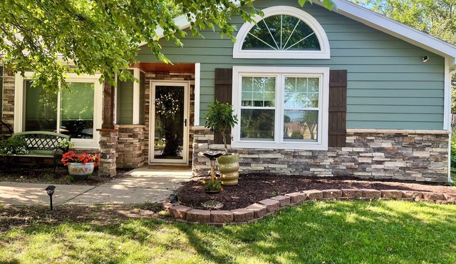 3-bedroom house in gorgeous Lawrence with easy access to K-10 and I-70