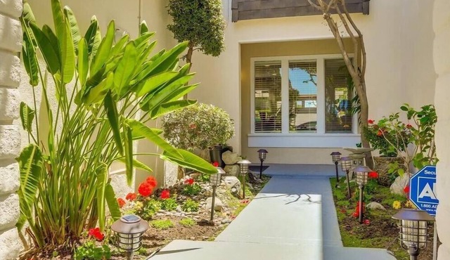 3-bedroom house in gorgeous Irvine with cool AC breeze