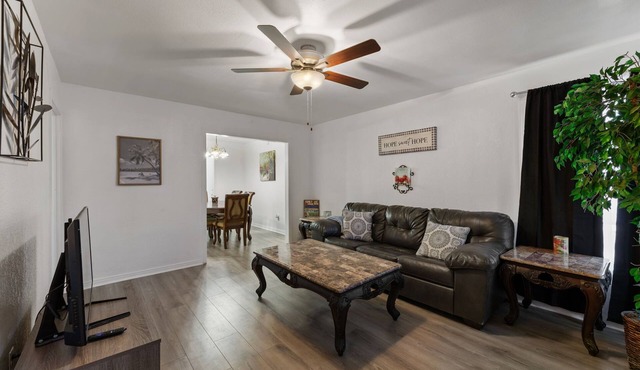 3-bedroom house in Killeen with WiFi, AC, Pet-Friendly, Washer/Dryer.