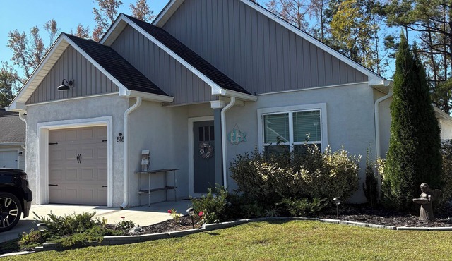 3-bedroom house in Longs with AC/heat pet friendly and peaceful neighborhood.