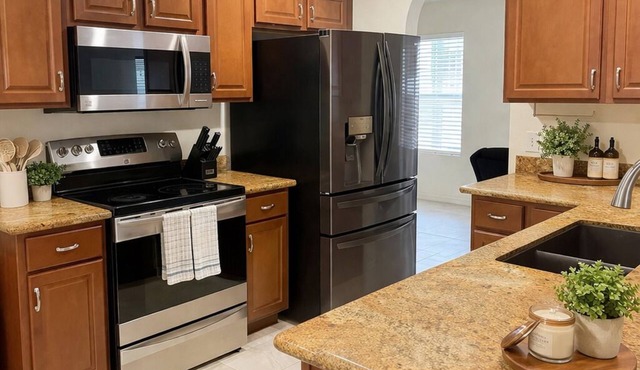 3-bedroom house in lovely Phoenix minutes Desert Ridge and Mayo Clinic Hospital