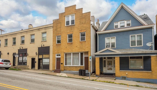 3-bedroom house in marvelous Pittsburgh with Central HVAC