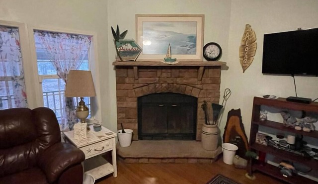 3-bedroom house in nice Mayo with cool AC and cozy vibes. Secluded with wildlife