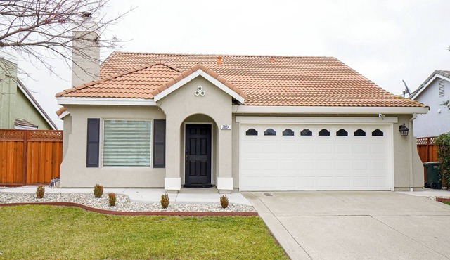 3-bedroom house in perfect Sacramento with cool AC for relaxing stay