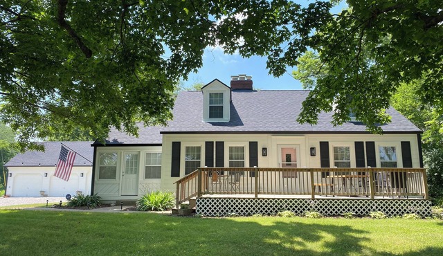 3-bedroom house in peaceful Zionsville Equestrian Historic District