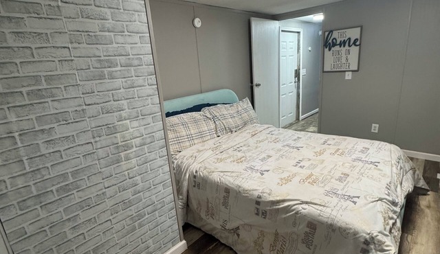 3-bedroom house in peaceful Henderson with WiFi, AC near Kerr Lake
