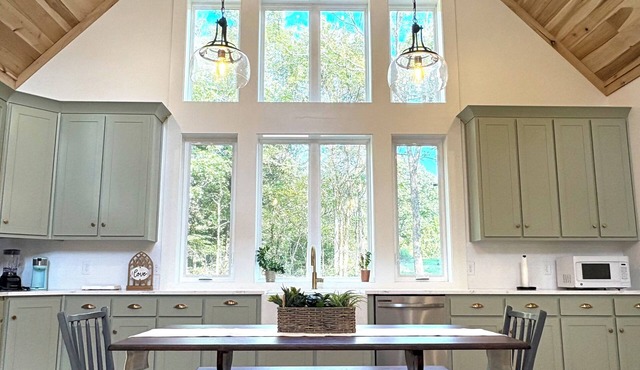 3-Bedroom House in Peaceful Watertown with Gorgeous Kitchen