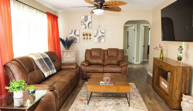 3-bedroom house in peaceful Hampton with WiFi, AC close to Food & Entertainment