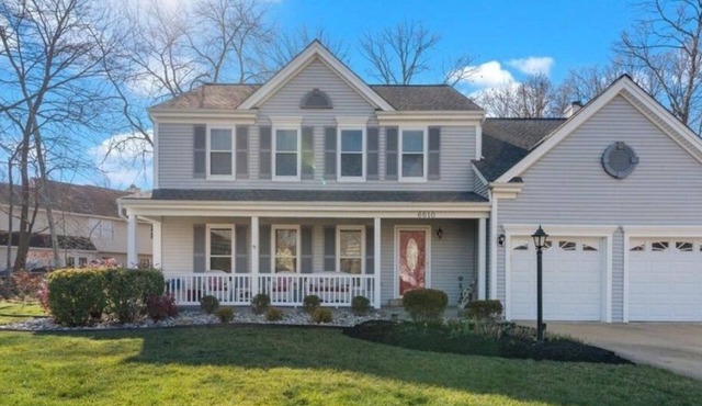3-bedroom house in peaceful Waldorf with air conditioning and fireplace.