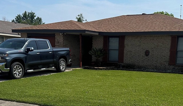 3 bedroom house in Saint Rose with AC