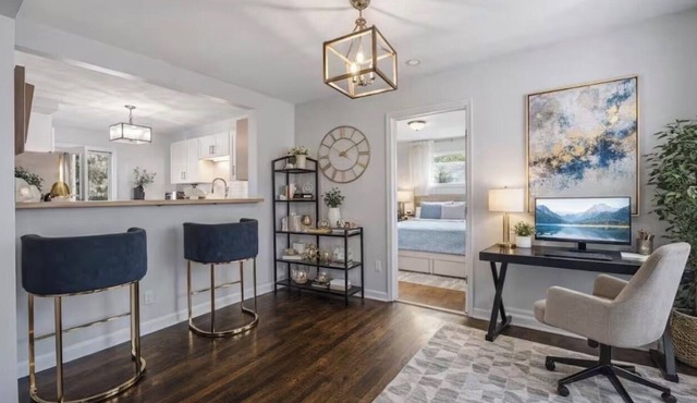3-bedroom house in serene Hapeville with cool AC breeze