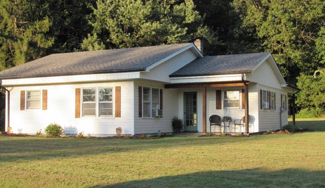 3-bedroom house in serene Galax with AC