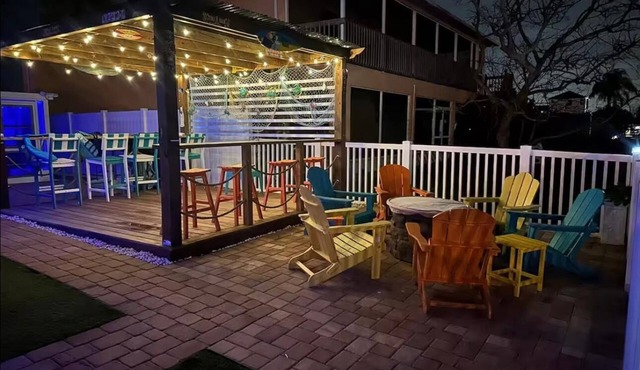 3-bedroom house in soothing Hudson with waterfront and heated pool.