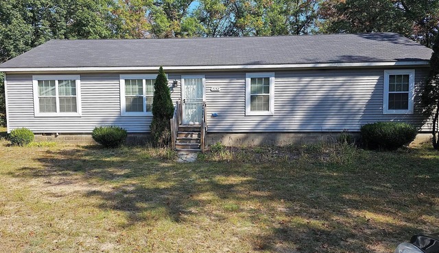 3-bedroom house in tranquil Baldwin with AC, WiFi. Enjoy a peaceful getaway.