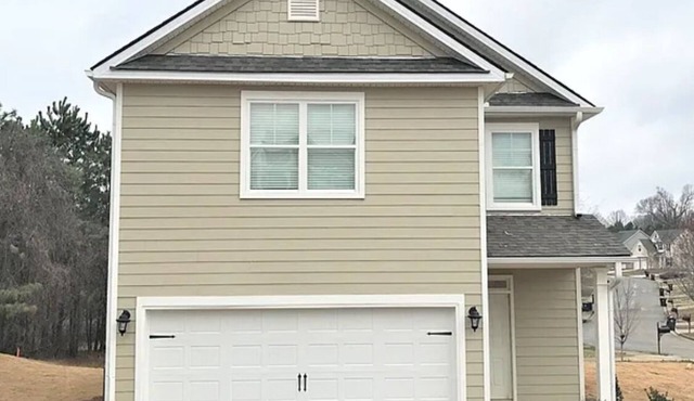 3-bedroom house in nice Douglasville with WiFi, AC. Enjoy your stay