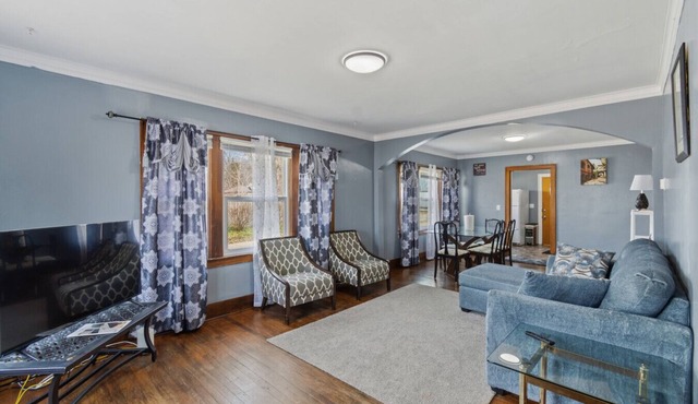 3-bedroom house in serene Grand Rapids with AC for relaxing stays