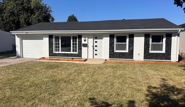 3-bedroom house in fantastic Hanover Park with AC, WiFi. Enjoy your stay