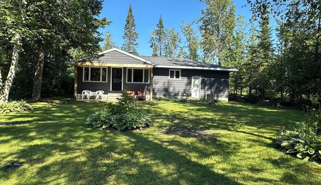 3-bedroom house in charming Indian River on the Little Sturgeon River