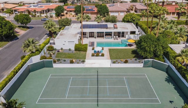 3-bedroom house in fantastic Indian Wells with AC, WiFi, Pool & Tennis Court