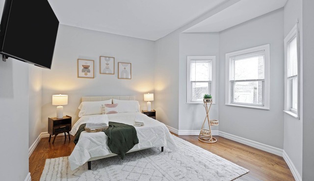 3-bedroom house in Jersey City 2 min walk to train station
