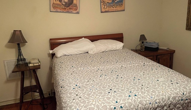 3-bedroom house in soothing Jonesborough with cool AC breeze