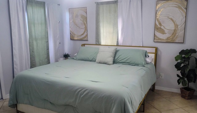 3-bedroom house in serene Lehigh Acres with AC