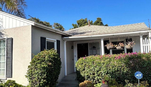 3-bedroom house in Santa Monica & West Los Angeles Adjacent.