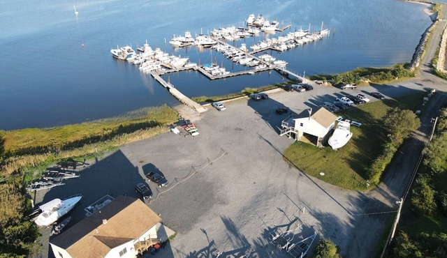 3-bedroom house in seaside town of Mattapoisett. Great water views!