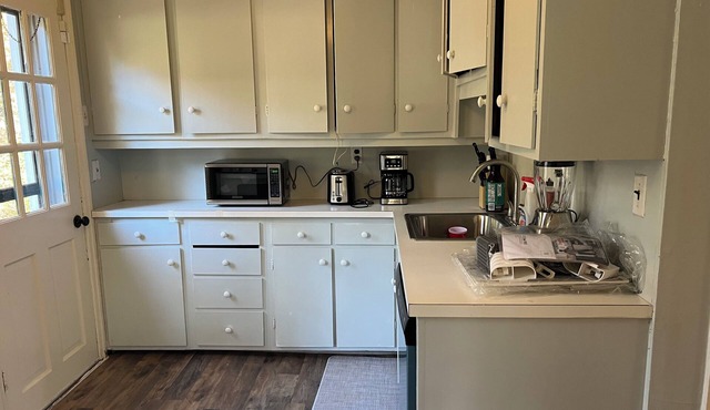 3-bedroom house in serene Owings Mills with WiFi, AC. Relax with maximum privacy