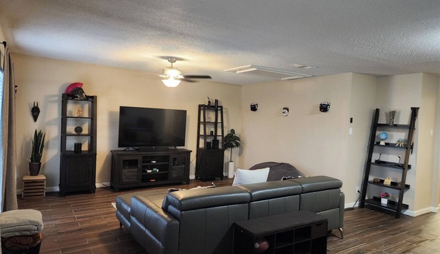 3-bedroom house in amazing San Antonio with AC, WiFi