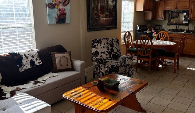 3-bedroom house in adorable San Antonio with cool AC