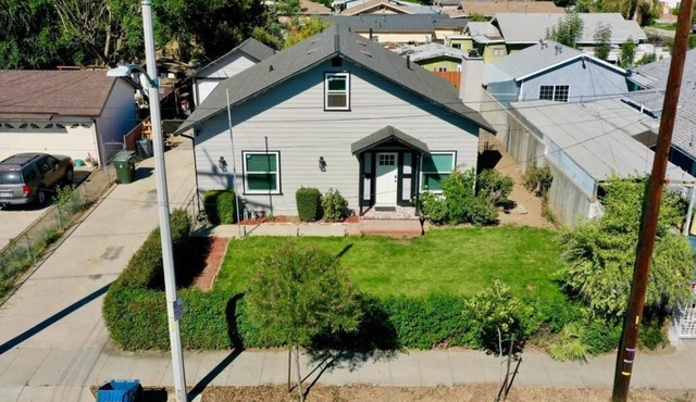3-bedroom house in gorgeous San Fernando with AC