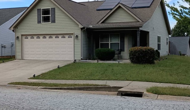 3-bedroom house in welcoming Spartanburg with WiFi, AC