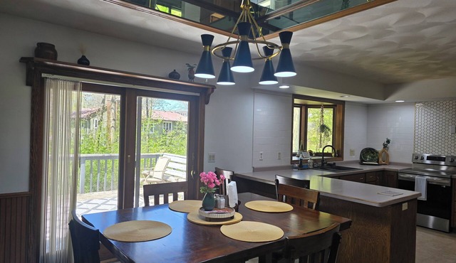 3-bedroom house in fabulous Sun Prairie with AC and charm