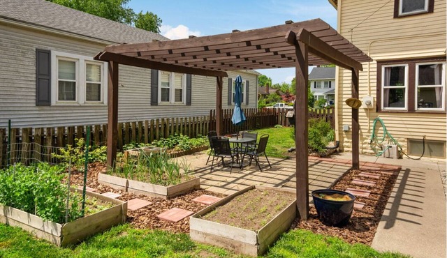 3-bedroom house in Terre Haute with historic charm and quiet neighborhood