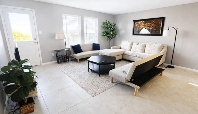 3-bedroom house in wonderful Little Elm with beautiful greenery backyard