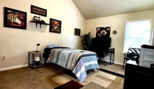 3-bedroom house in welcoming Covington with WiFi, fitness room, AC