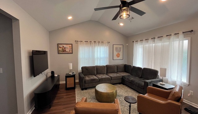 3-bedroom house in welcoming Lake City with cool AC