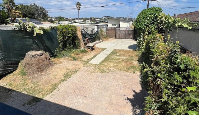 3-bedroom house in welcoming San Diego with AC