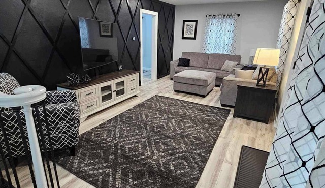 3-bedroom house in welcoming Syracuse with WiFi, AC. Start your getaway now